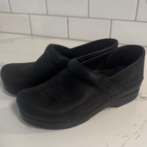 Black Women's Slip-On Leather Clogs